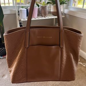 Tommy Hilfiger purse/bag
